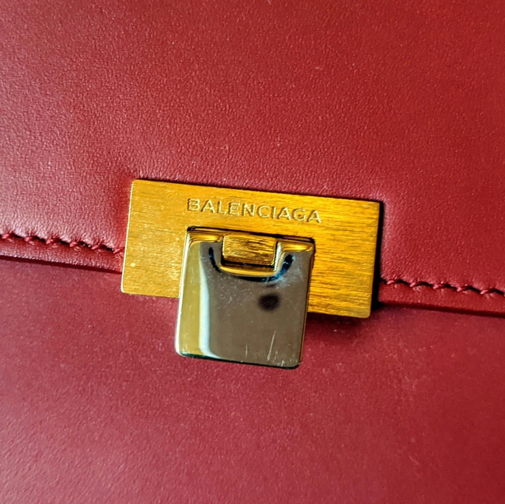 BALENCIAGA Red Leather Box Clutch Bag with Clasp - Picture 4 of 7